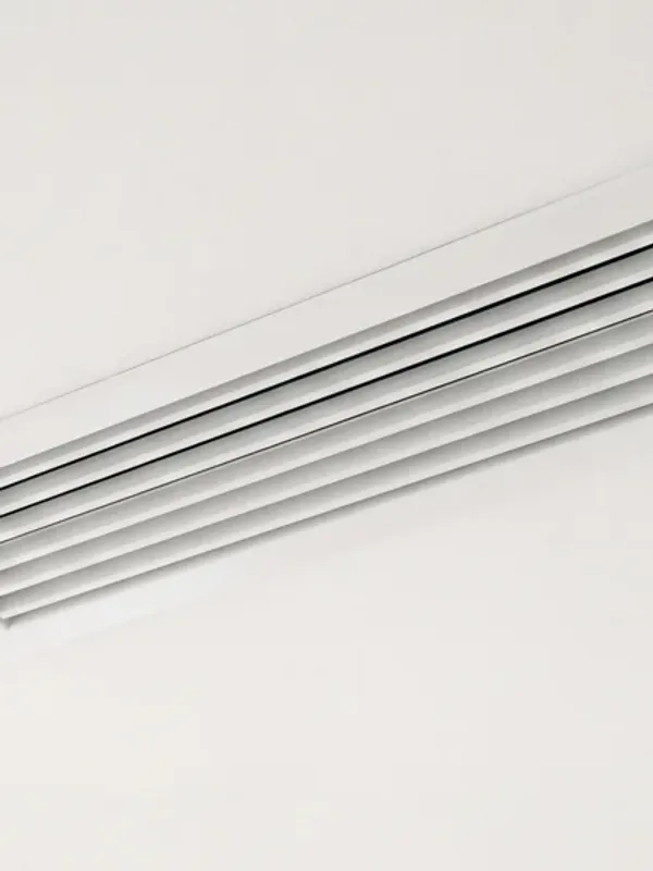 Conduits de ventilation nettoyés dans une maison du grand Montréal